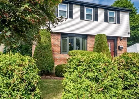 87 Clare Ave, Hyde Park, MA 02136