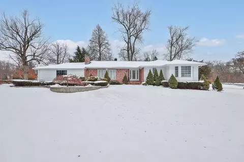 24 Cunningham St, Springfield, MA 01107