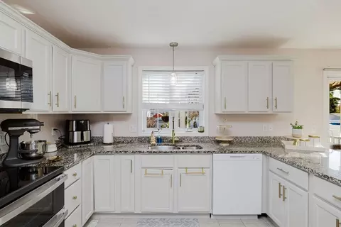 20 Reeves St, Fall River, MA 02721 photo 18