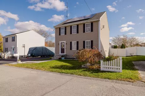 20 Reeves St, Fall River, MA 02721 photo 4