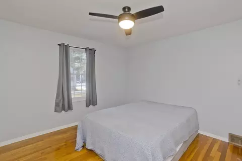 Bedroom - 37 Middlebrook Dr, Springfield, MA 01129 photo 4 of 9