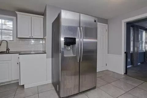 Kitchen - 37 Middlebrook Dr, Springfield, MA 01129 photo 5 of 5