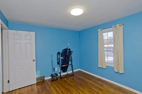 Bedroom - 37 Middlebrook Dr, Springfield, MA 01129 photo 7 of 9