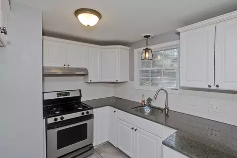 Kitchen - 37 Middlebrook Dr, Springfield, MA 01129 photo 2 of 5