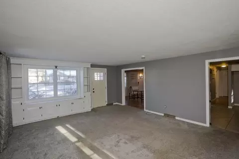 Living - 37 Middlebrook Dr, Springfield, MA 01129 photo 3 of 3