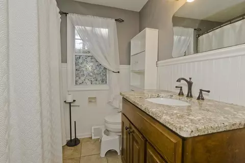 Bath - 37 Middlebrook Dr, Springfield, MA 01129 photo 1 of 2