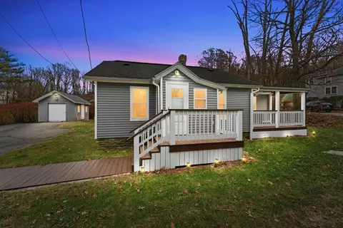 315 Stafford St, Leicester, MA 01611