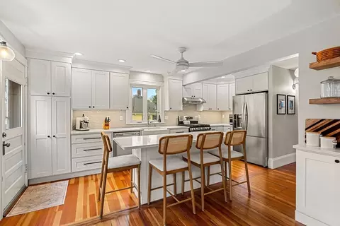 175 Lothrop St, Beverly, MA 01915 photo 9