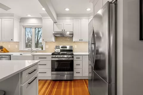 175 Lothrop St, Beverly, MA 01915 photo 10
