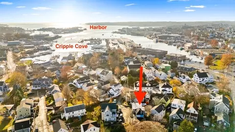 10 Amero Ct, Gloucester, MA 01930