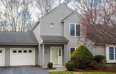 303 Ridgefield Cir #C, Clinton, MA 01510