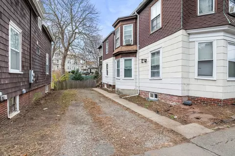 27 Appleton St, Salem, MA 01970 photo 3