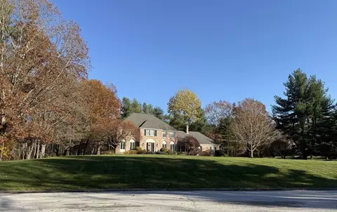 23 Algonquin Rd, Medfield, MA 02052