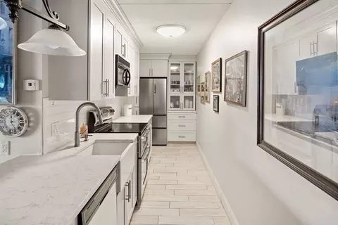 995 Massachusetts Ave #404, Arlington, MA 02476