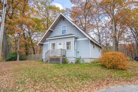 102 Worcester Rd, Charlton, MA 01507