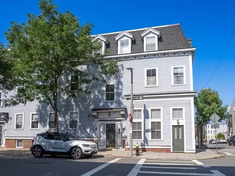 352 W 3rd St #9, Boston, MA 02127