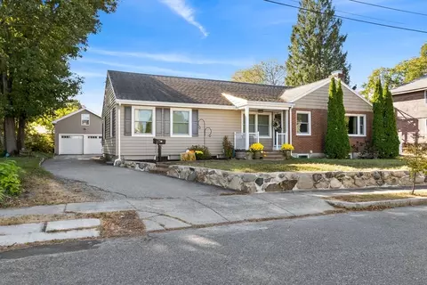 11 Wilson Ave, Wakefield, MA 01880