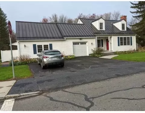 161 Chestnut St, Amherst, MA 01002