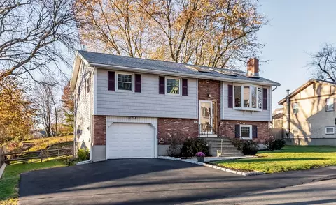 36 Summit St, Salem, MA 01970