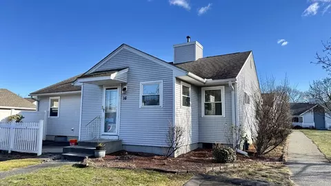 16 Collins St #16, Chicopee, MA 01022