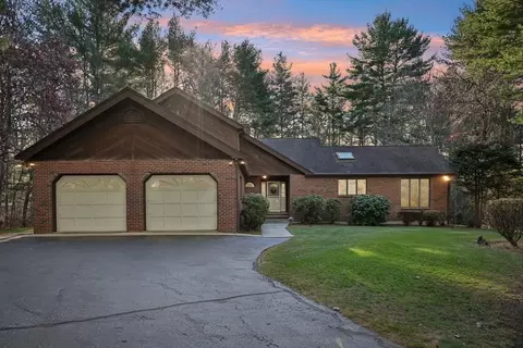 12 Surrey Dr, Lakeville, MA 02347