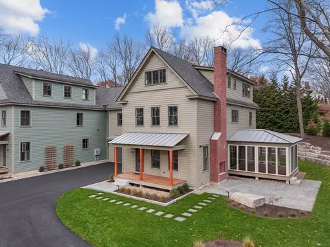 14 Dexter Ln #B, Newburyport, MA 01950