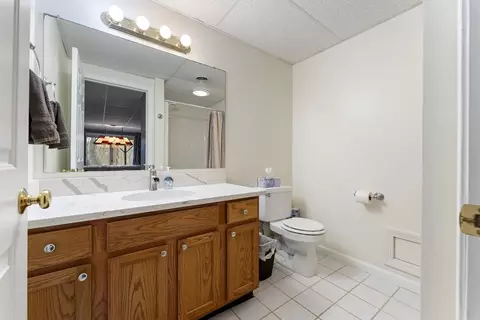Bath - 7 Millers Way #C, Sutton, MA 01590 photo 1 of 2