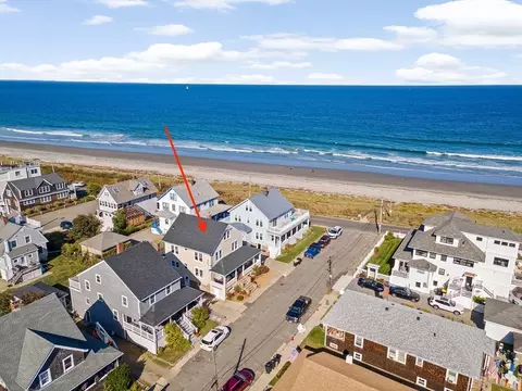79 F St, Hull, MA 02045
