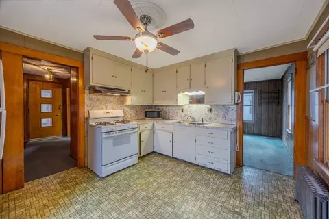 97 Oklahoma St, Springfield, MA 01104 photo 5