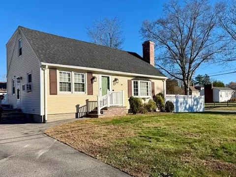 51 Roosevelt St, Seekonk, MA 02771