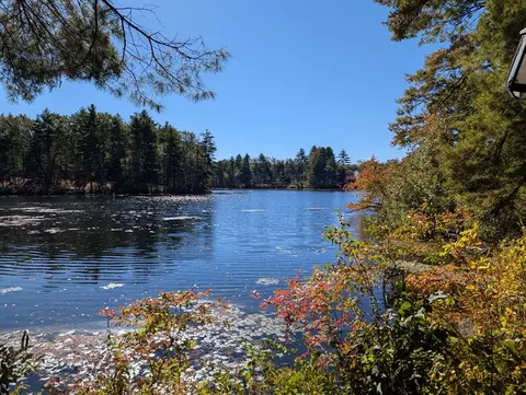 34 Hallock Point Rd, Stow, MA 01775