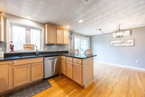 11 Endicott # A, Peabody, MA 01960 photo 6