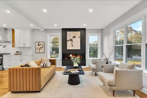 29 Southgate St, Dedham, MA 02026 photo 4