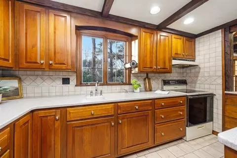 Kitchen - 12 Hoover Rd, Hingham, MA 02043 photo 3 of 4