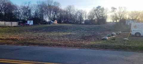 94 Hampson St, Dracut, MA 01826