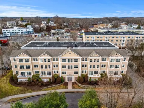 11 Cheriton Rd #102, Boston, MA 02132