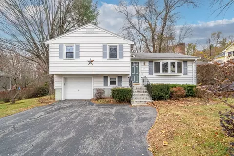 13 Crowley Rd, Burlington, MA 01803
