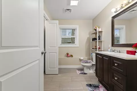 302 Oak Grove Ave, Fall River, MA 02723 photo 22