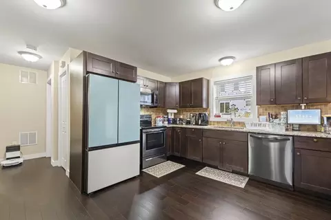 302 Oak Grove Ave, Fall River, MA 02723 photo 8