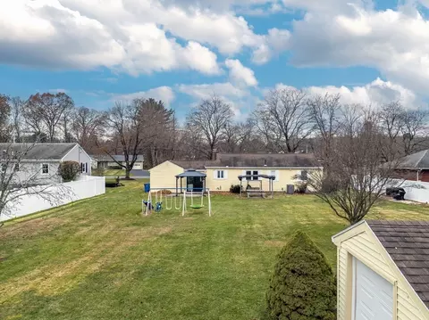 31 Stone Path Ln, West Springfield, MA 01089 photo 4