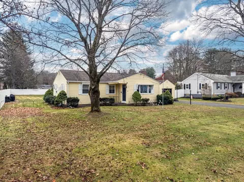 31 Stone Path Ln, West Springfield, MA 01089 photo 3