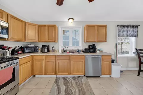 321 King St, Fall River, MA 02724 photo 11
