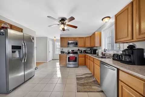 321 King St, Fall River, MA 02724 photo 12
