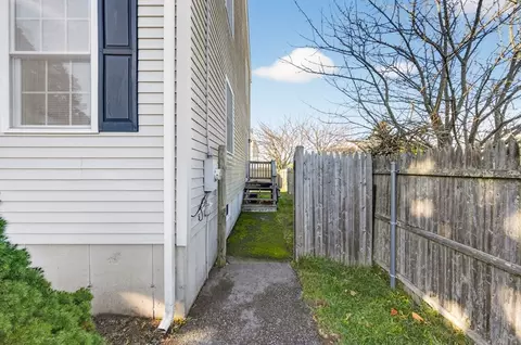 321 King St, Fall River, MA 02724 photo 5