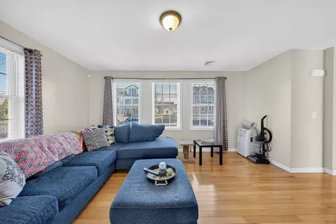 321 King St, Fall River, MA 02724 photo 9