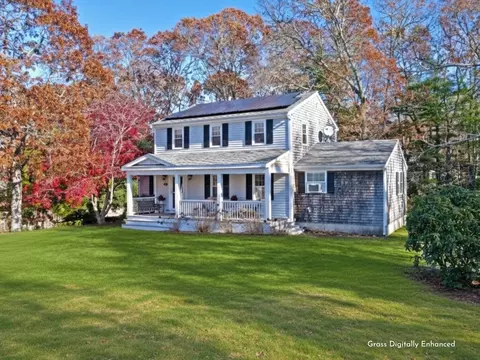23 Wohelo Dr, Falmouth, MA 02556