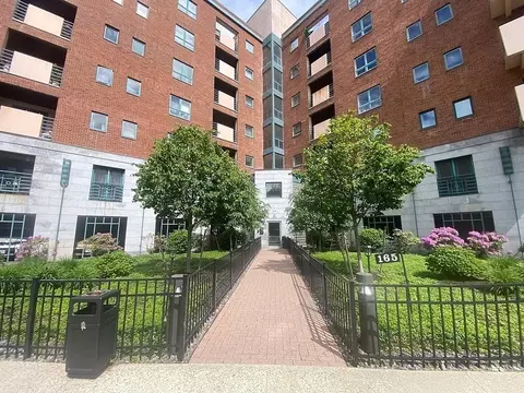 165 Cottage St #711, Chelsea, MA 02150