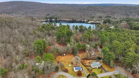 8 Metacomet Cir, Belchertown, MA 01007