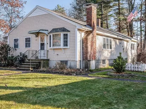 114 Lake St, Wilmington, MA 01887