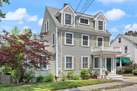 89 Dwinell St, Boston, MA 02132